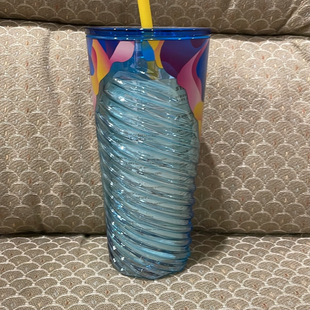 NWT Reusable Starbucks 18oz tumbler - Picture 3 of 7